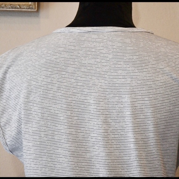 REEBOK Dri Fit V Neck Stripe Shirt Sz. XS - Picture 6 of 8